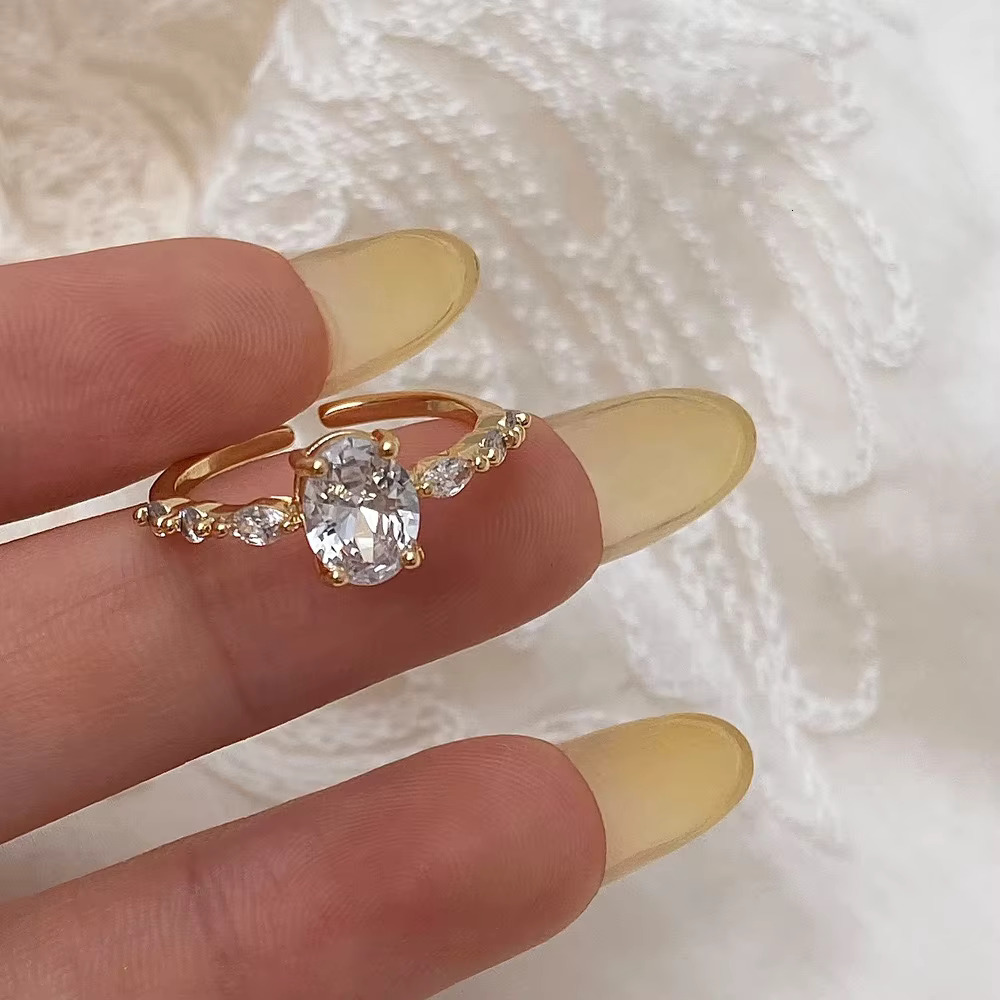 NATUNA 1CT D Color VVS1 Mossanite Jewelry Silver 925 Rings Oval Main Stone Custom Emerald Cut Moissanite Engagement Women Ring