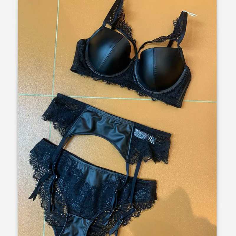 Wriufred PU Smooth Leather Aggregation Lingerie Set Steel Ring Motorcycle Underwear Womens Push Up Bra Underwear Hanging Basket SetXJ250301