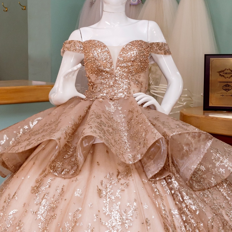 Champagne Shiny Quinceanera Dresses Ball Gown Off The Shoulder Sequin Applique Lace Beading Tull Party Birthday Sweet 16 Vestidos 15 Anos