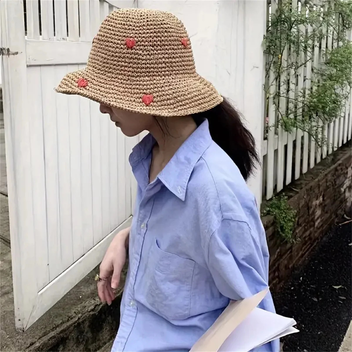 An Insta-style wavy edge large eaves straw fisherman hat womens summer braided love straw hat holiday beach breathable sunshade 250227