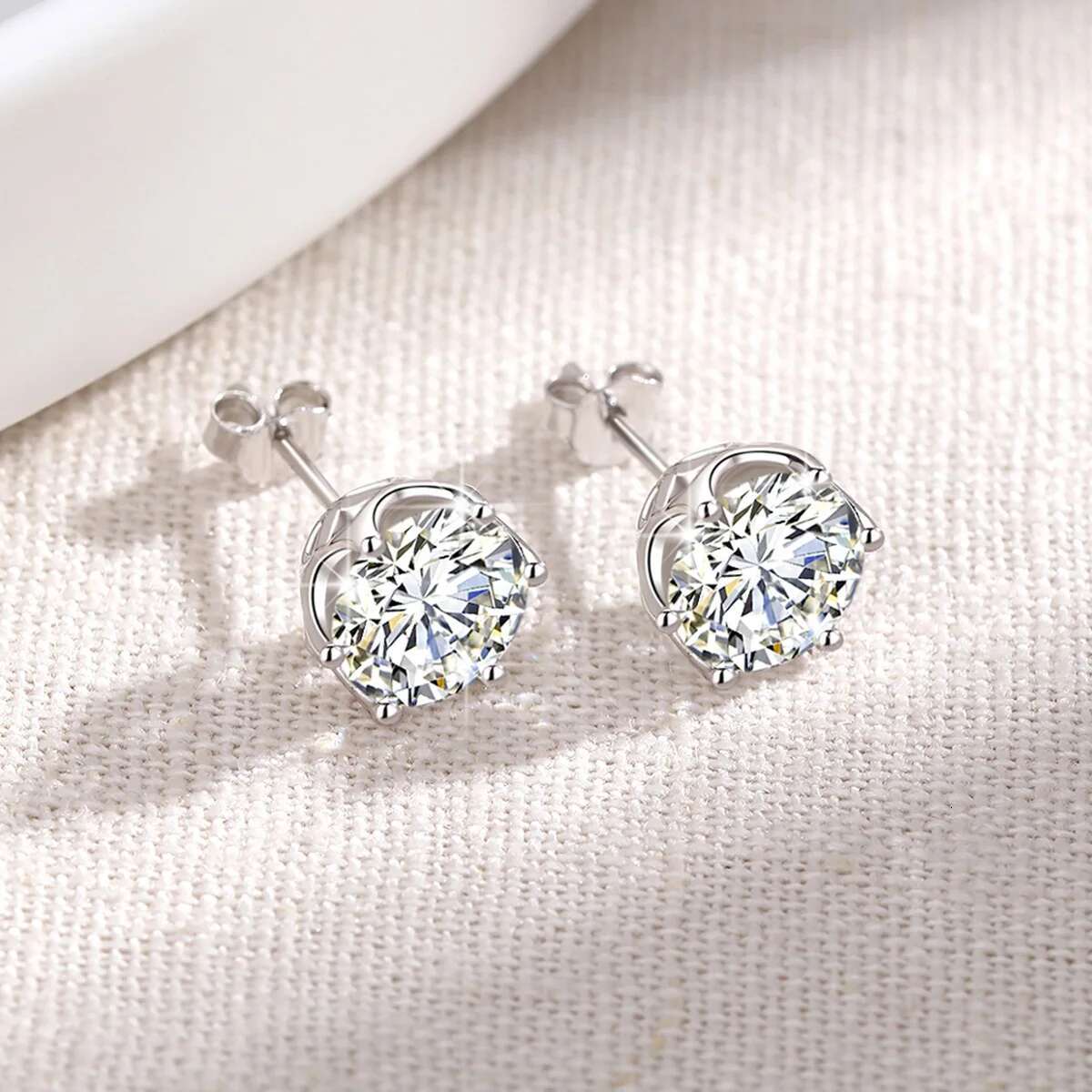 Sterg Sier Classic 6 Prongs Moissanite Earrings Studs With Certifcate D Color VVS1 Trendy Fine Jewelry