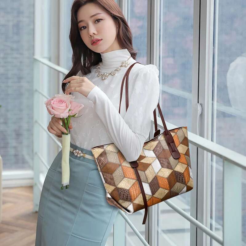Shoulder For Women 2022 New Trend Large Capacity Bag Design Elegant Gentle Handbag Autumn Winter Vintage Tote