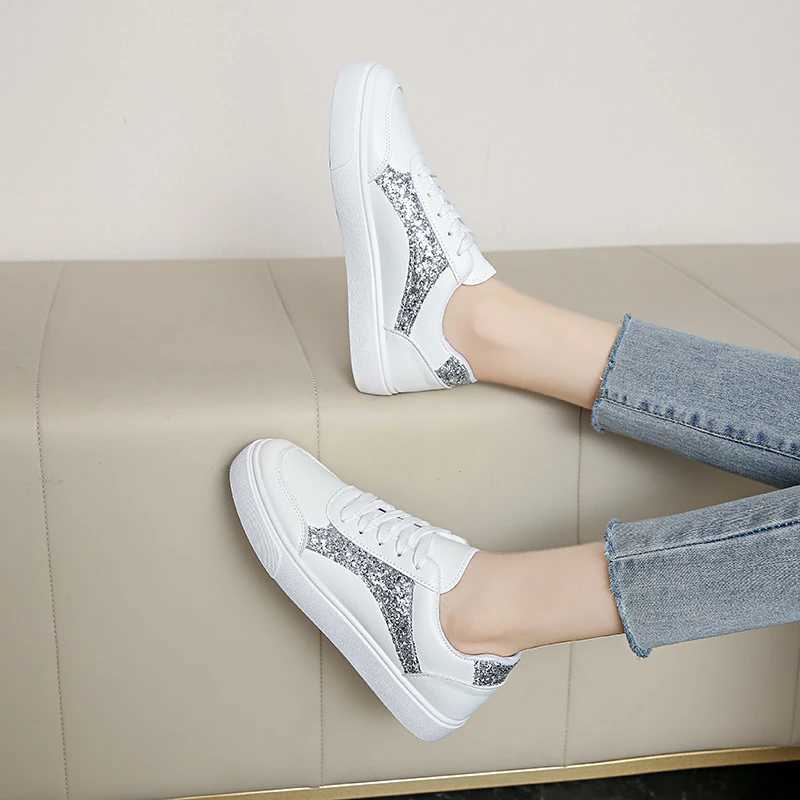 Womens casual sports shoes with sequin decoration for autumn 2025 new market outdoor lace casual vulcanized shoesXJ250301