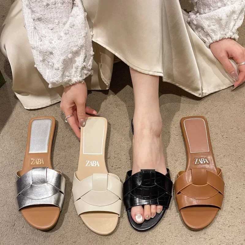 Fiable Color Design Flat Bott Wens Slippers 2025 Summer New Style Braided Cfortable Casual Slippers for Wen Y250301