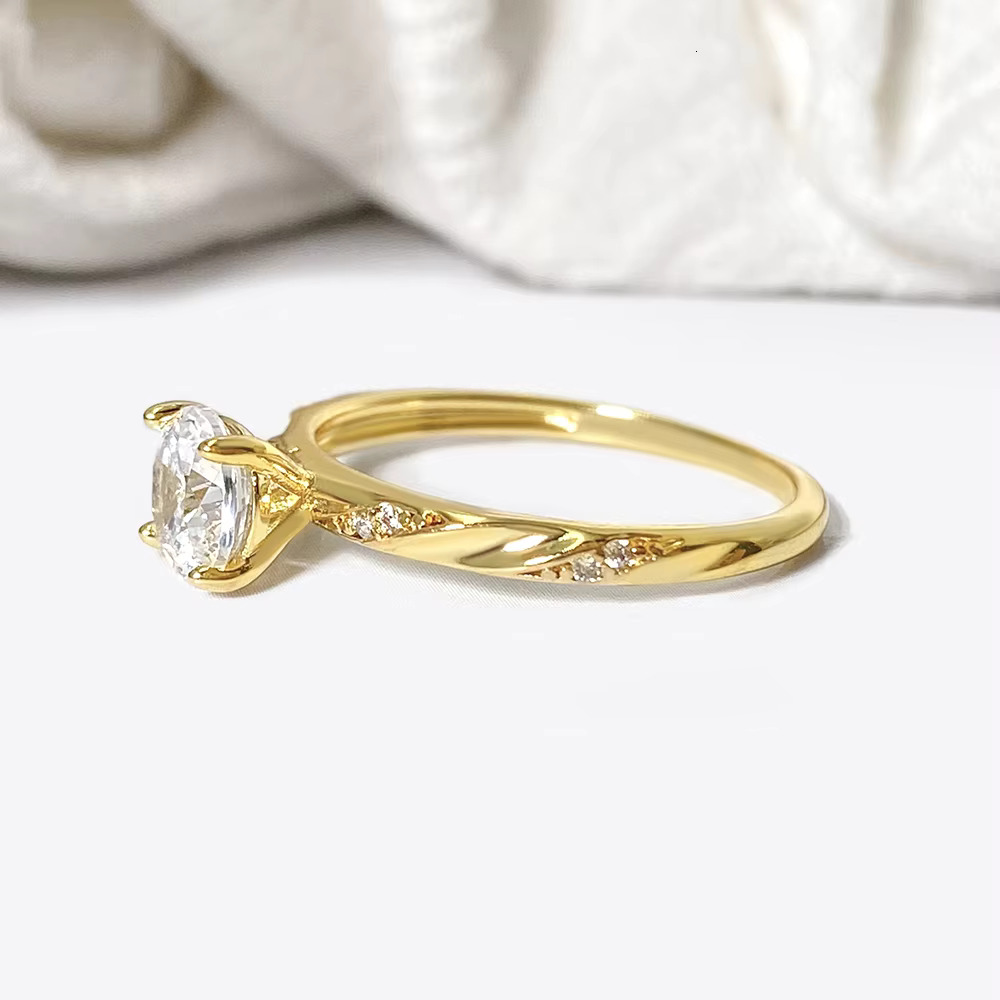Waterproof Non Tarnish Classic Moissanite Ring S Inlaid High Quality Gold Plated Fine Jewelry for Women