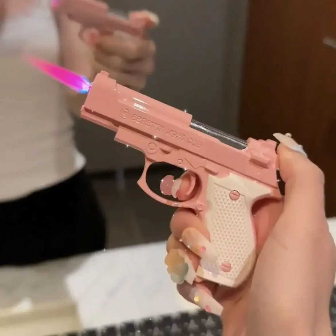 Creative Windproof Carrot Gun Pink Flame Torch Lighter Outdoor Camping Bbq Tools Ladies Gift Wholesale New 2024T250301