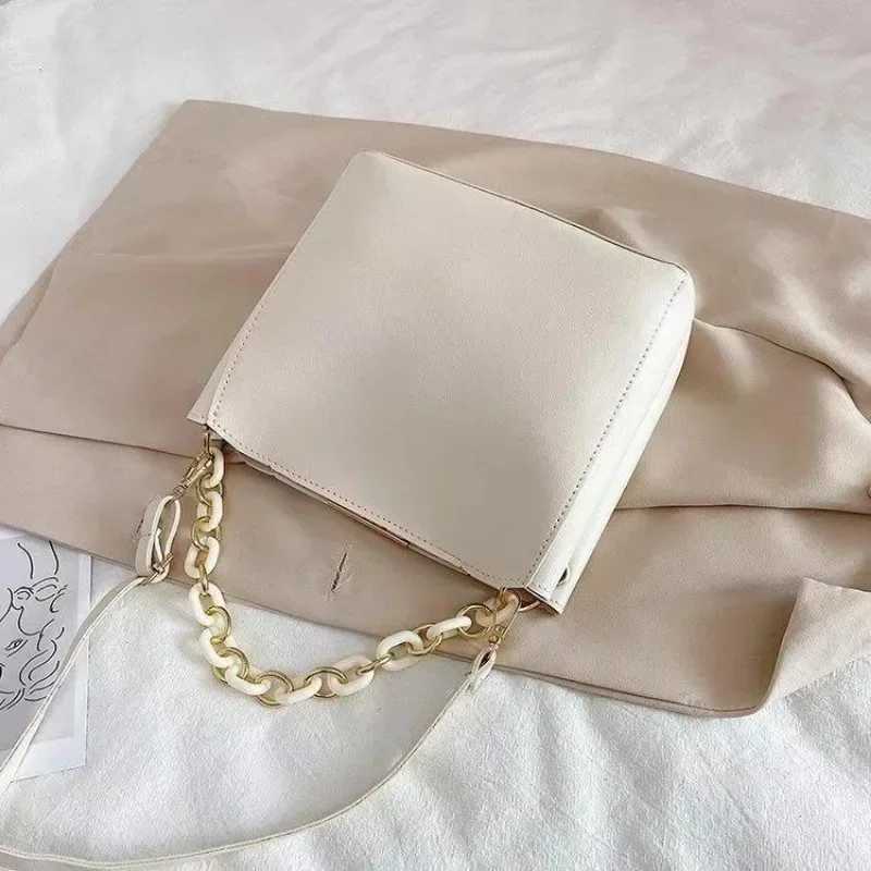 Leisure White Bucket Luxury Handbag for Wen 2023 New Fi Chain Bag Versatile Crossbody Shoder Bag Small Square Bag Totes Z250301