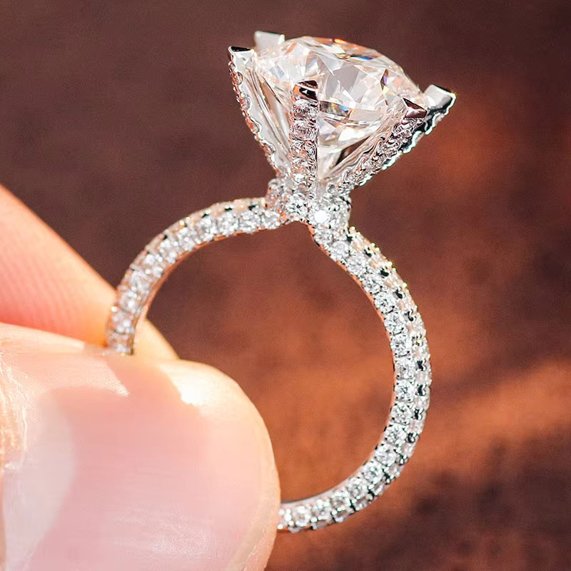 Gift Luxury Wedding Rings Big Size Main Stone French Pave Three Rows Diamonds Band14Kwhite gold Moissanite Diamond Ring Women