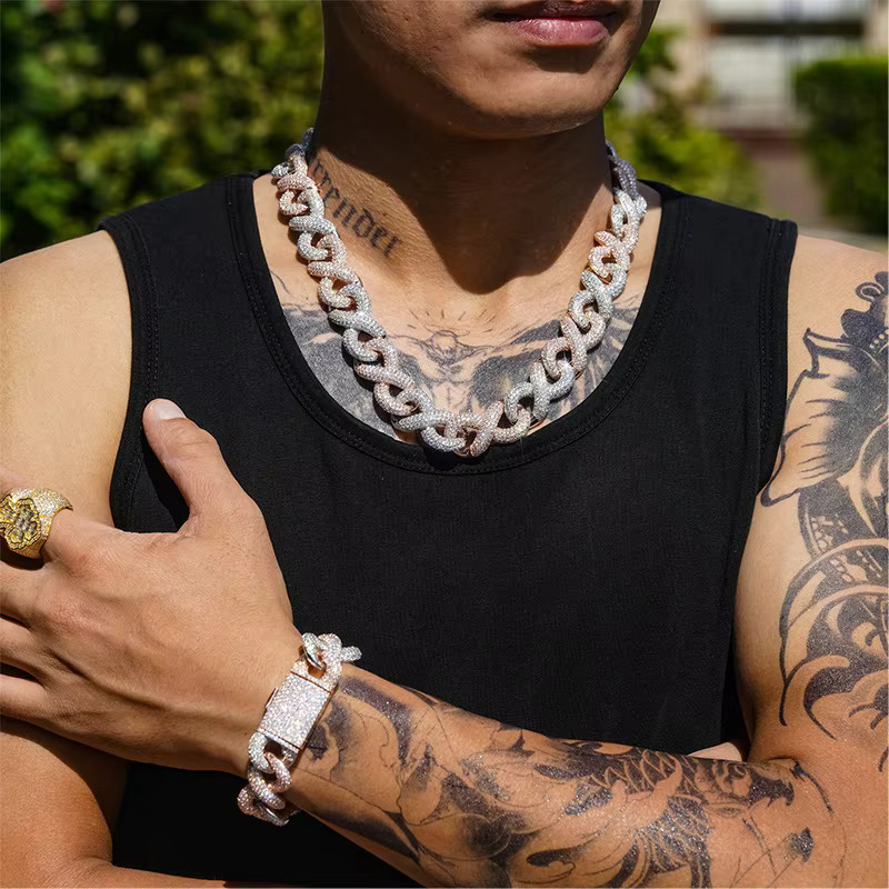 New 18mm Hip Hop Two Color Cuban Chain No. 8 Sier VVS Silica Bracelet