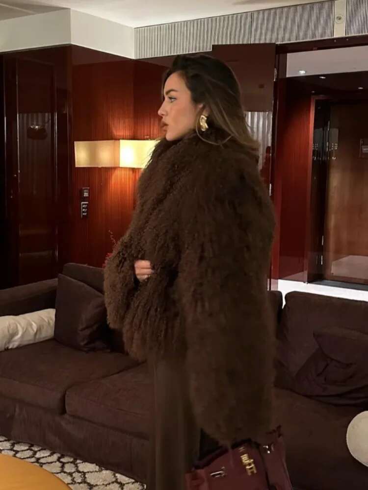 Elegant White Women's Thicken Cropped Faux Coat Casual Long Sleeve Short Loose Fur Jacket Winter Lady Chic Street Outerwears