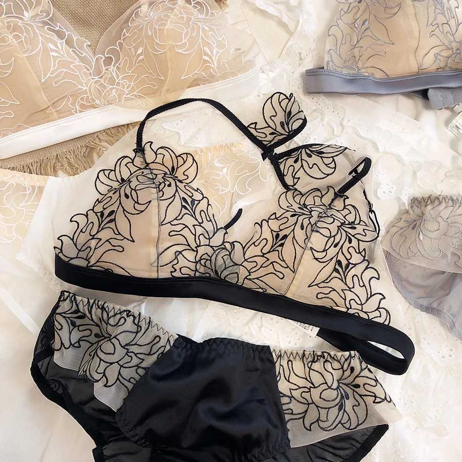 Womens Underwear Set French Sexy Lace Embroidery Bra Set Ultra Thin Wire Free Comfort Bralette Halter Adjustable Strap LingerieXJ250301