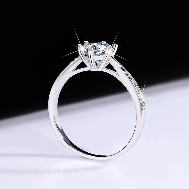 1CT White Moissanite Diamond Classical Six Claw Sparkling Luxury Jewelry Real 100% 925 Sterling Silver Round Party Eternity Women Engagement Band Crow