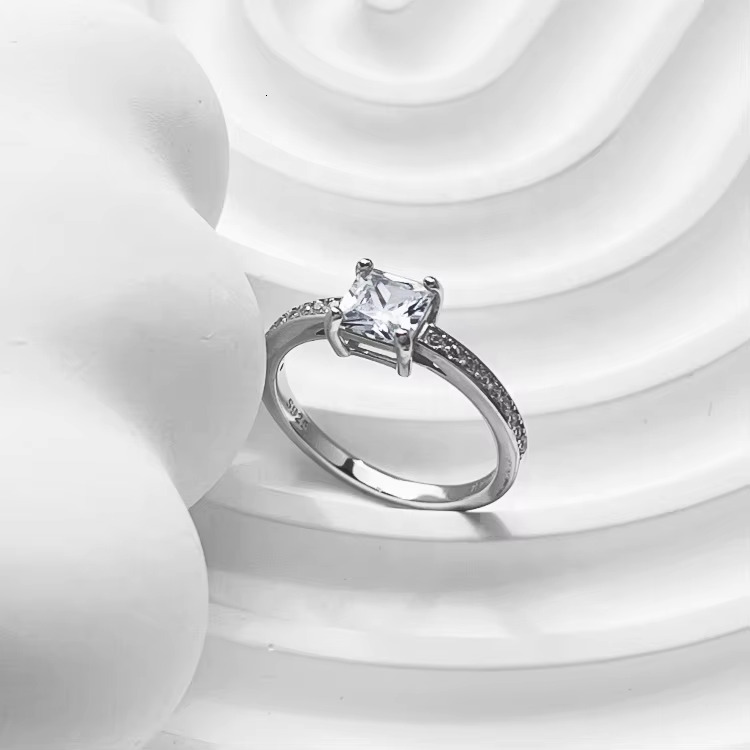 High Quality Classic Luxury Jewelry Women Finger Ring Silver 925 Minimalist Zircon Bulk Engagement Promise Cheap Wedding Rings