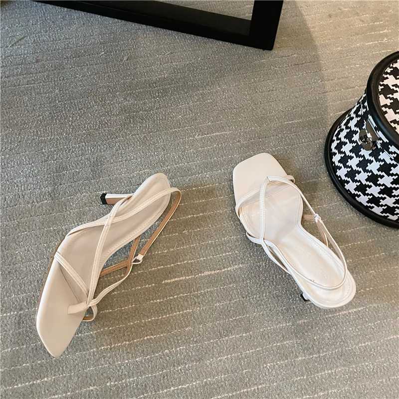 Black Thong Heeled Sexy White Low Heel hot Designer Sandals Summer Shoes For Wen 2024 Belt Buckle Sandalias Femini Z250301