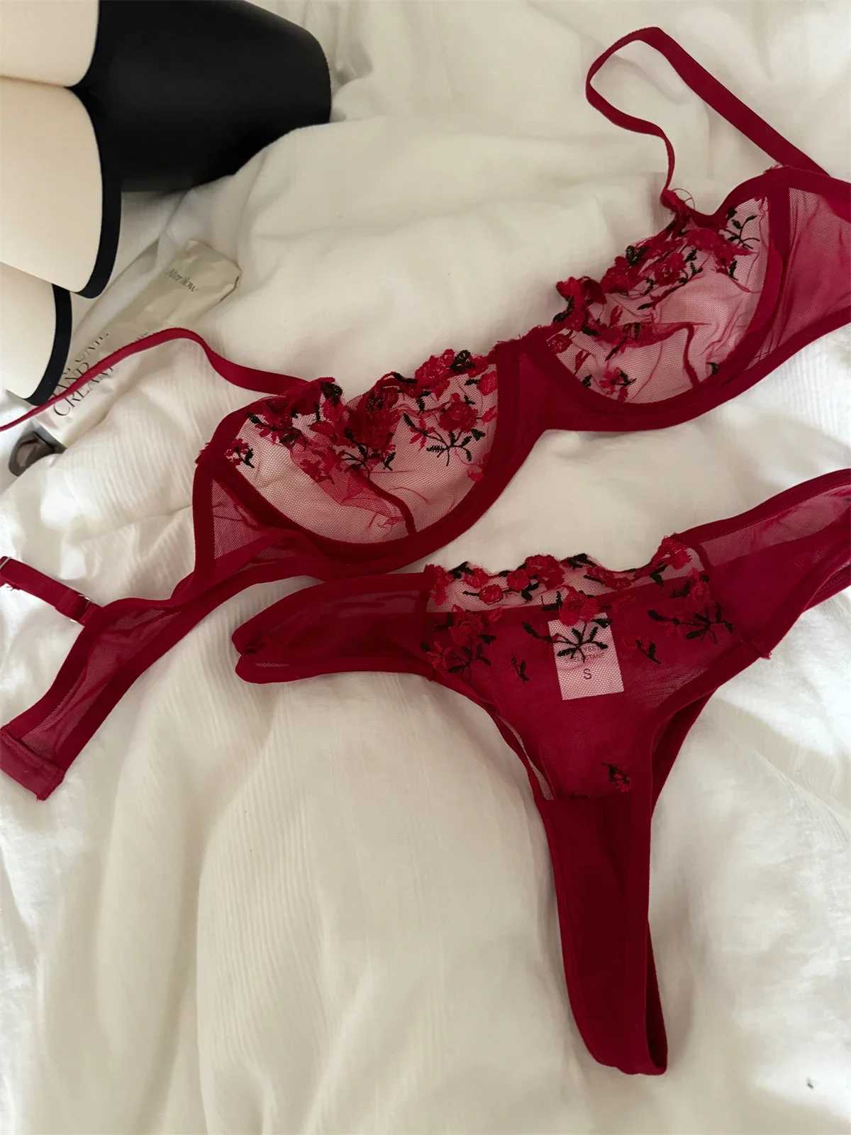 Red ambiance lingerie panty suit niche purple embroidered mesh thin large breast underwear sexy lace braXJ250301