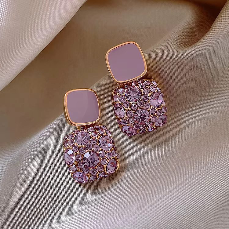 Retro Temperament Europe and America 2023 New High-quality Purple Female Exquisite Niche Fashion Stud Earrings