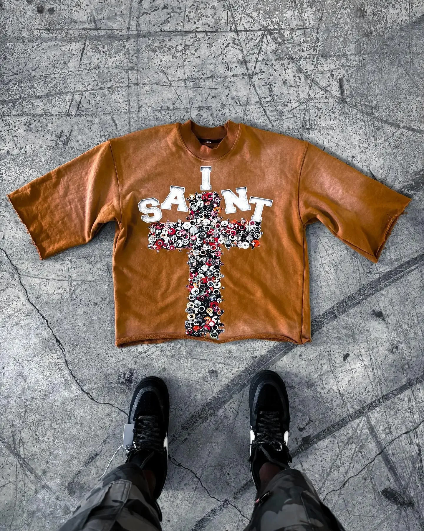 Y2K Brown Three Quarter Sleeve Tops Harajuku Retro Cross Graphic Print Oversized T Shirt Gothic Rhinestone Clothes Men Women 250228