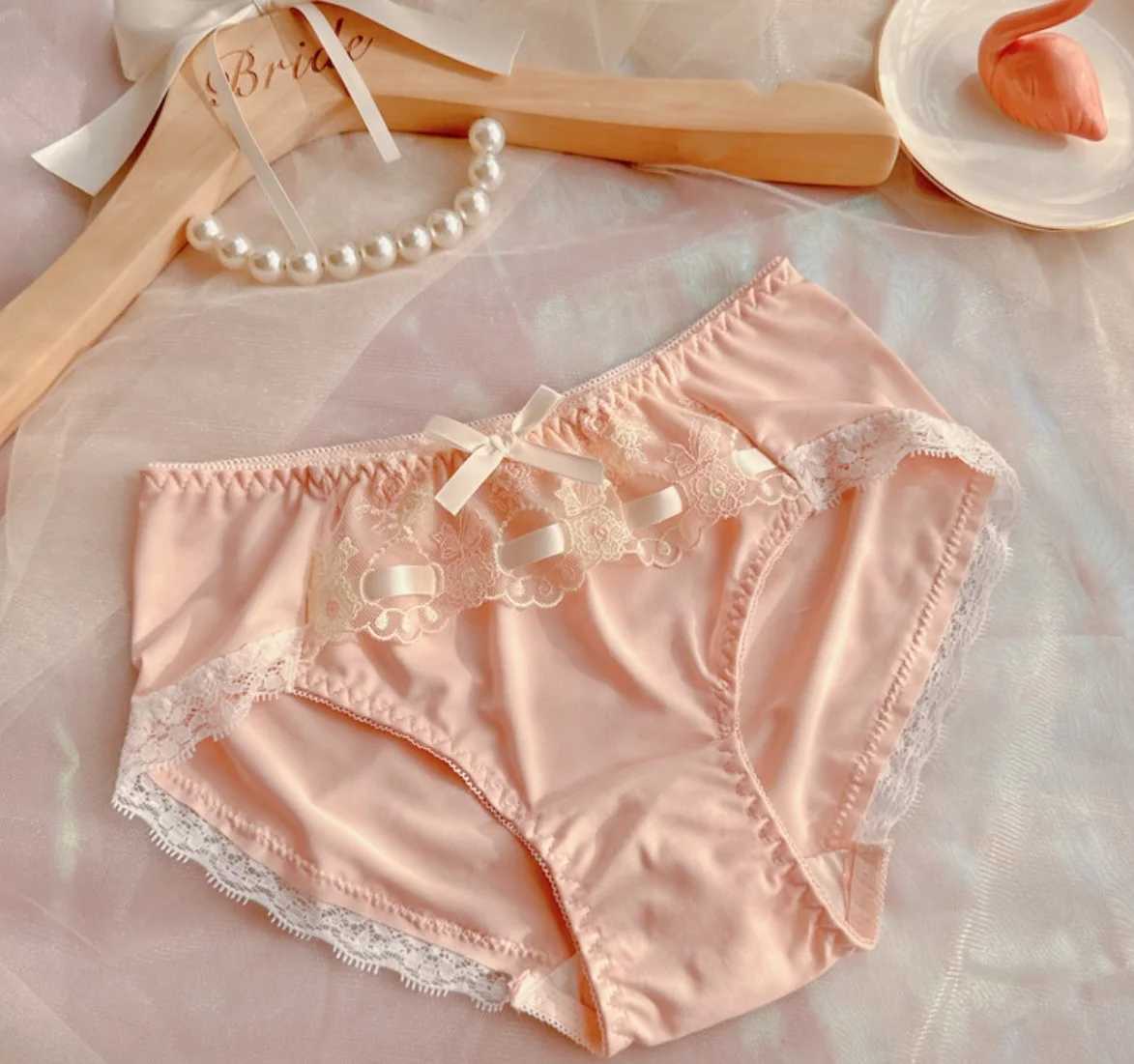Sweet girl without steel ring bra set embroidered thin cup comfortable silk band cute fresh underwear pantiesXJ250301