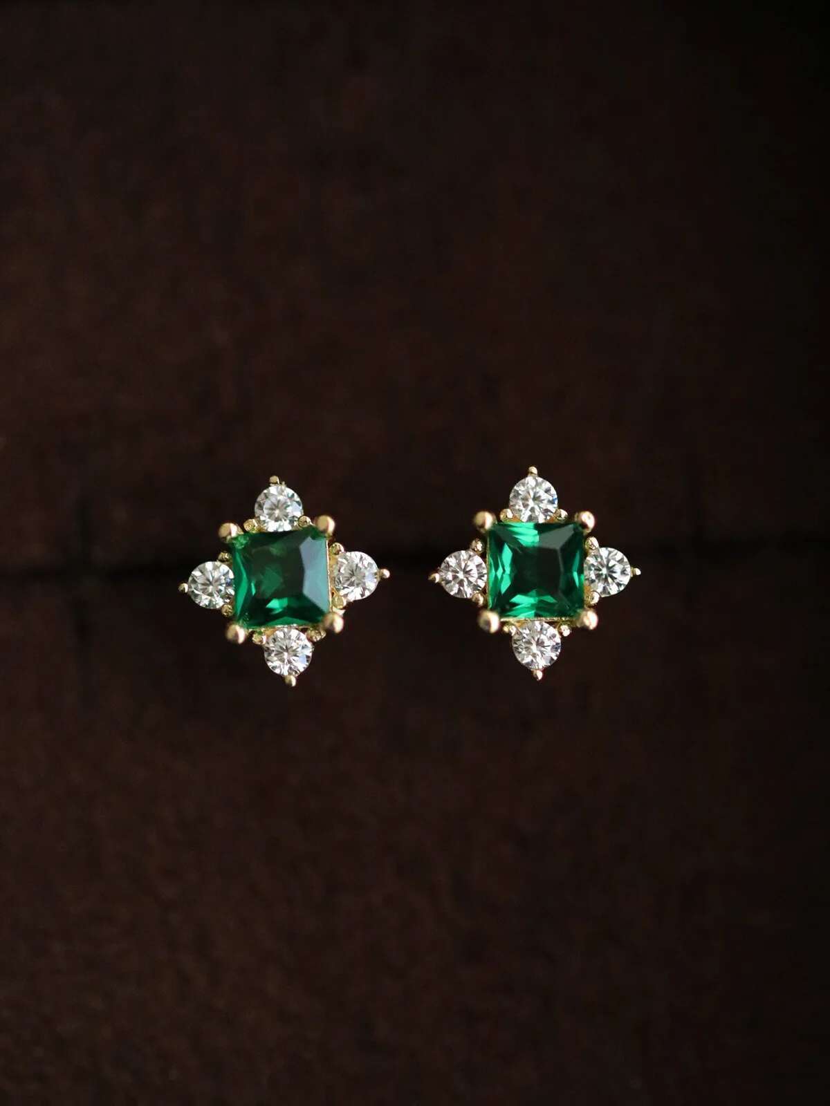 Sier Needle Vintage Classical Bright Green Zircon Stud Earrings for Women Crystal Bridal Wedding Party Jewelry