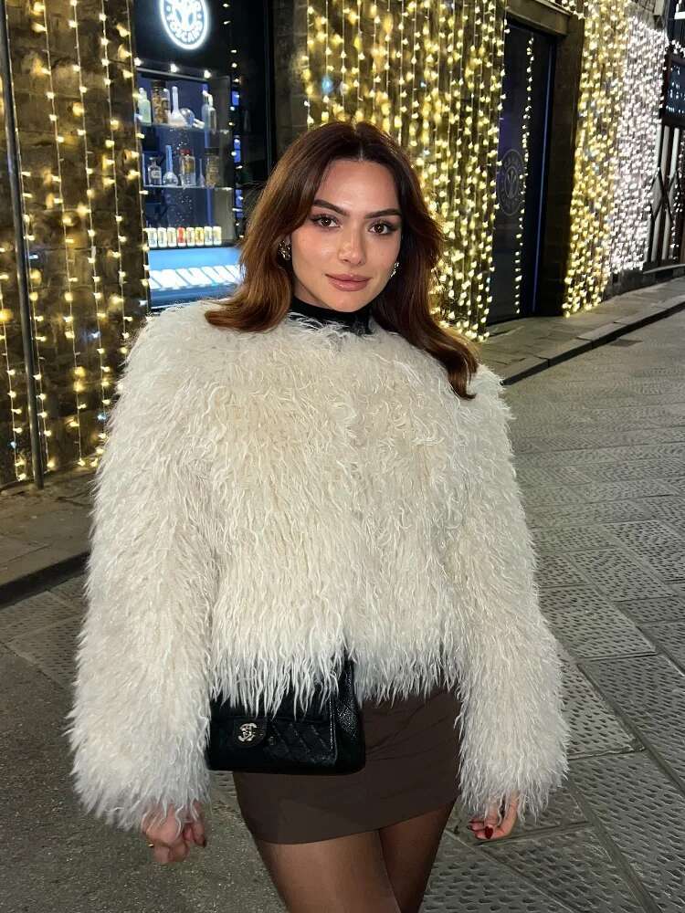 Winter Solid Plush Faux Fur Short Coat Women Elegant O Neck Long Sleeve Fluffy Warm Cardigan Jacket Lady New Year Street Outwear