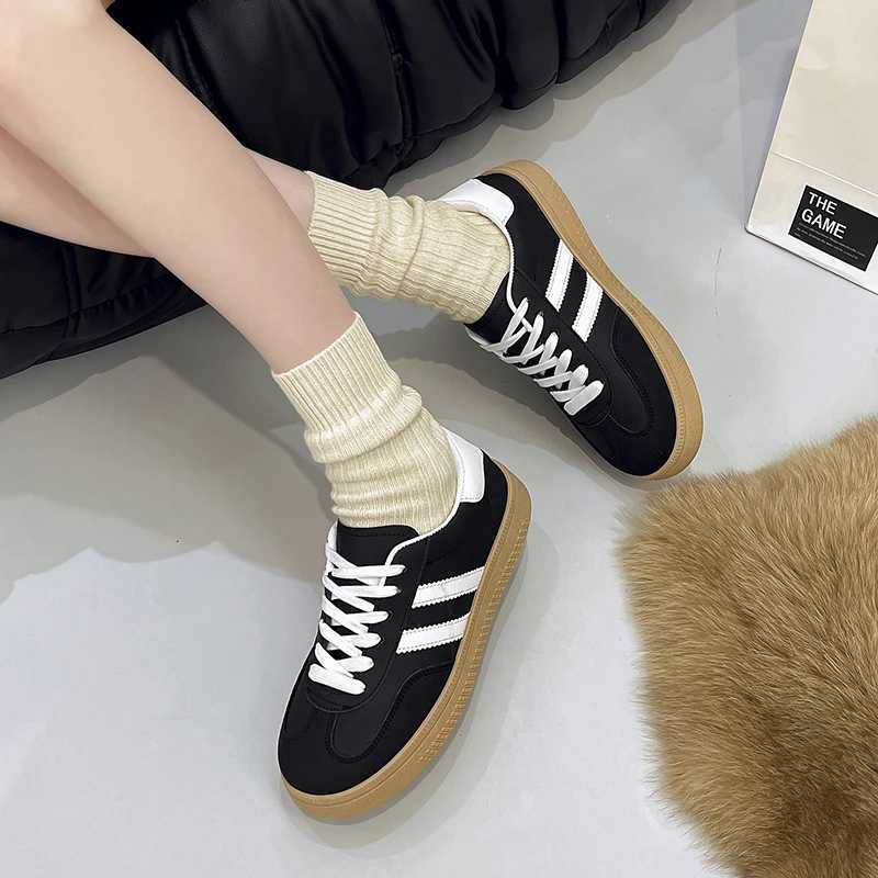 2025 New Spring Flat Luxury Shoes Women Classic Ladies Sneakers Women Leather Low Cut Lace-up Casual Round ToeXJ250301