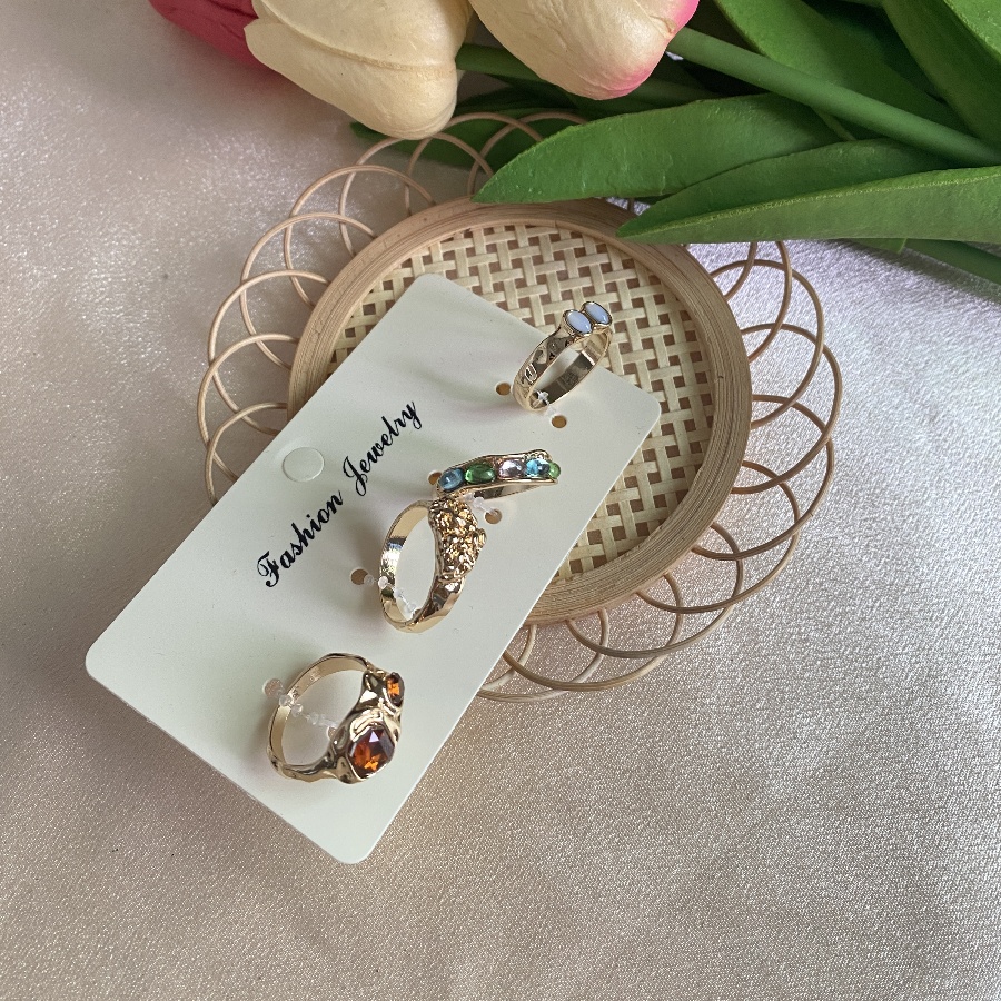 Chic Amber Gold Finger Adornments - Comprehensive Four-Part Accessory Kit