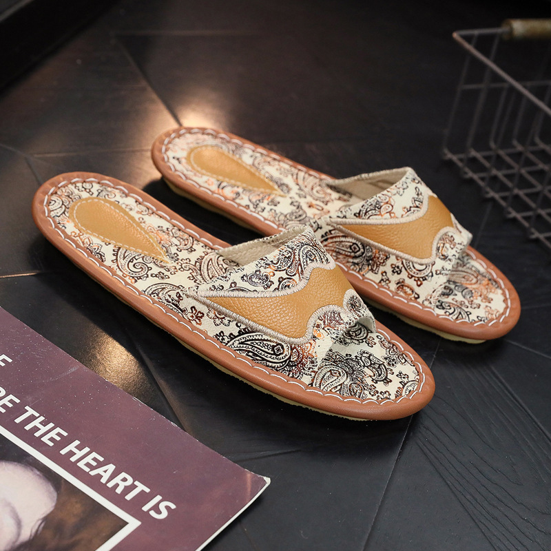 2025 New European Printed Cowhide Design Men's And Women's Home Bath Shoes Summer Indoor Soft Soled Sandals Couple's Home Slippers