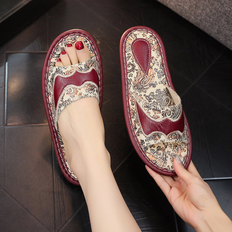 2025 New European Printed Cowhide Design Men's And Women's Home Bath Shoes Summer Indoor Soft Soled Sandals Couple's Home Slippers