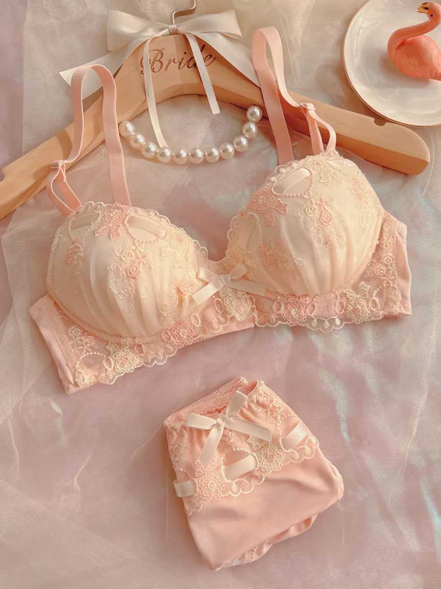 Sweet girl without steel ring bra set embroidered thin cup comfortable silk band cute fresh underwear pantiesXJ250301
