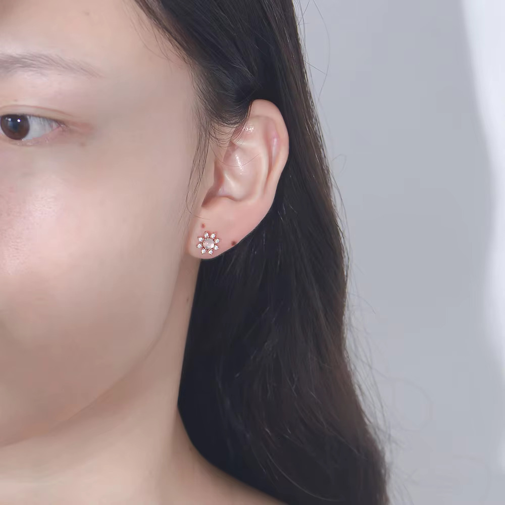 Factory Custom Is the Most Popular Affordable Professional Designer Design Sterg Sier Sun wer Moonstone Earrings