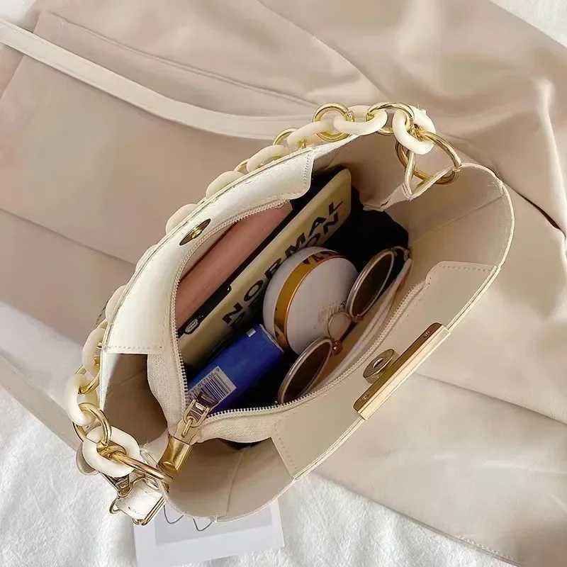 Leisure White Bucket Luxury Handbag for Wen 2023 New Fi Chain Bag Versatile Crossbody Shoder Bag Small Square Bag Totes Z250301