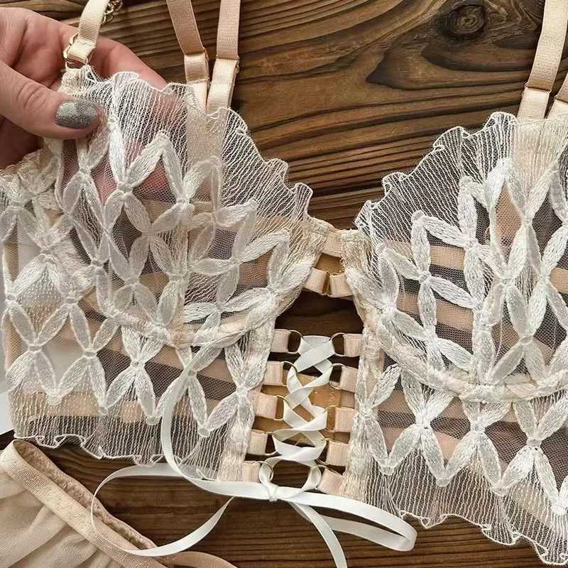 Sexy Fishbone Corset Comfortable Embroidered Fly Sleeve Outer Lingerie Long Vest Style Bra SetXJ250301