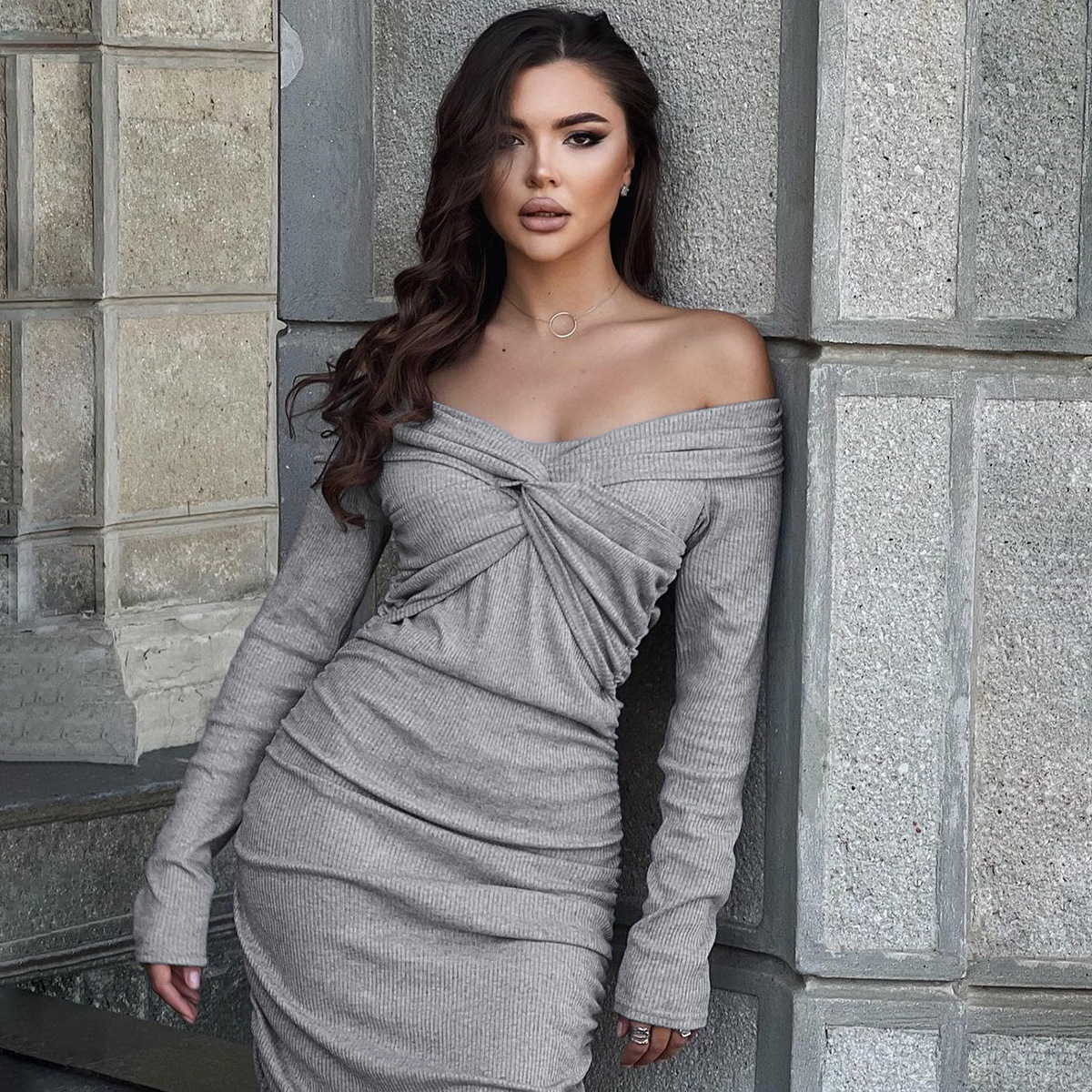 Hot Selling Women's Clothing New Autumn New Product Fashionable Temperament Slim Fit One Line Pleated Long Sleeved Dress