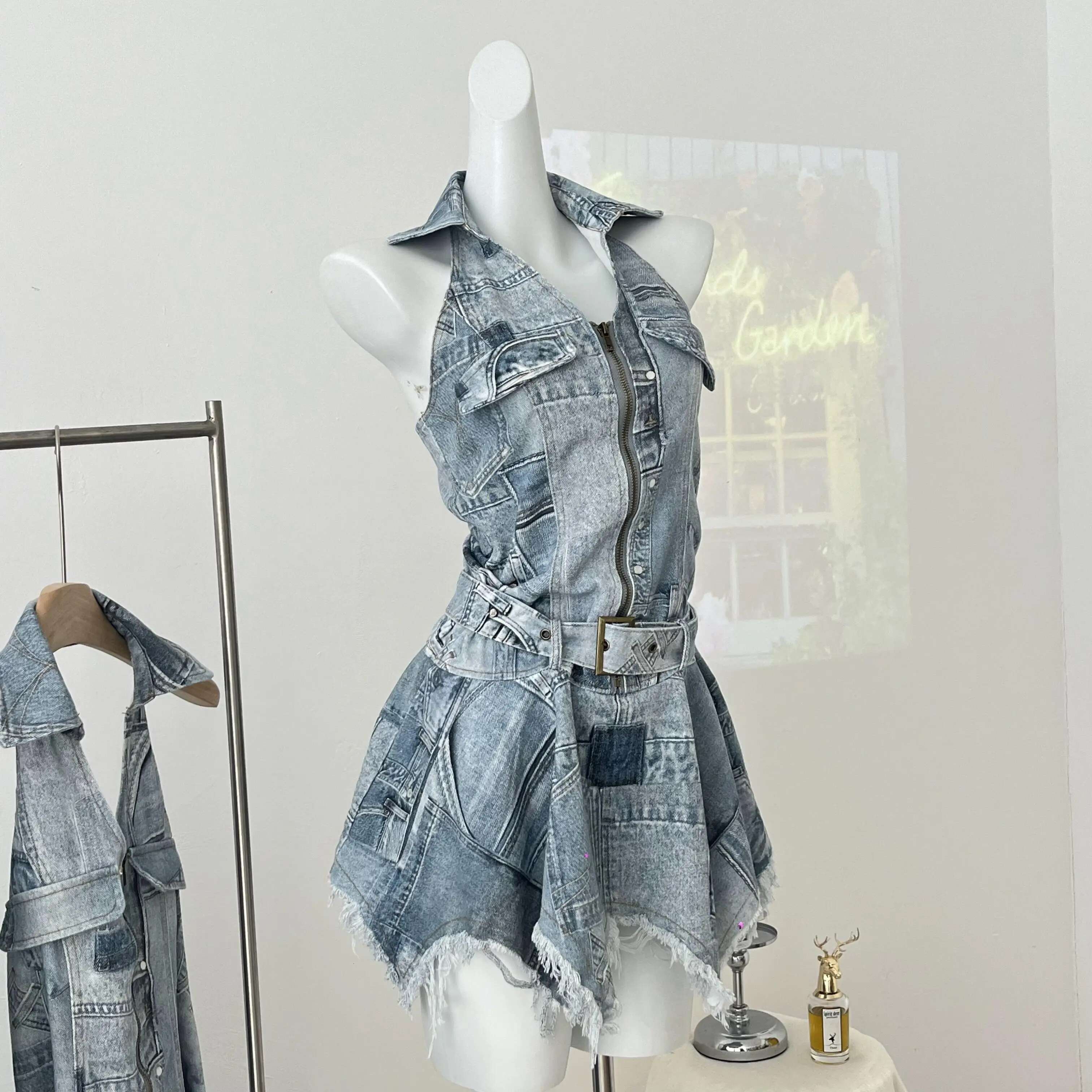 Spicy Girl Halter Sleeveless Denim Dresses For Women Summer 2024 New Polo Neck Vintage Backless Sexy Slimming Short Dress