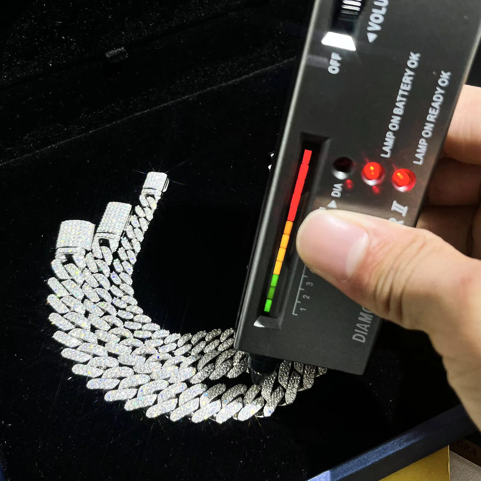 Factory Supply 8mm Discount Price Sterg Sier Iced Out Moissanite Cuban Chain Bracelets for Unisex