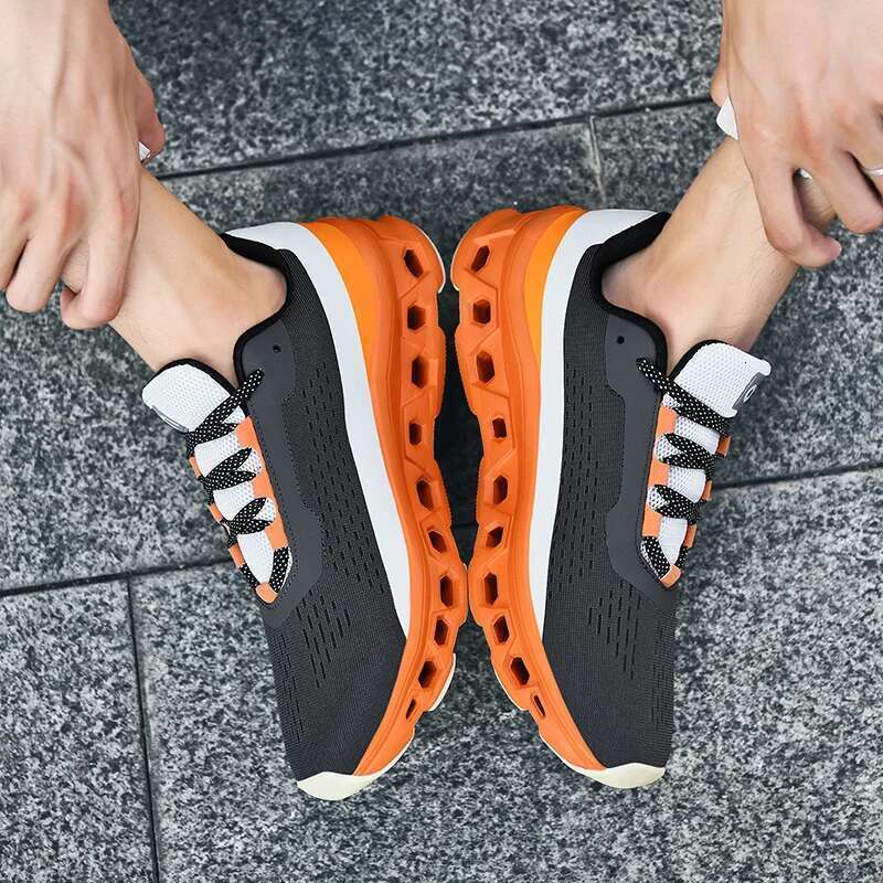 2024 New Summer Outdoor Breathable Comfortable Running Sn eakers, Tr endy and Versatile