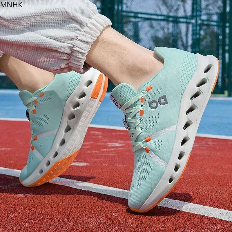 2025NewMen's fashionable cushioned running shoes: lightweight and n on slip mesh sports shoes suitable for outdoor tennis clas sic