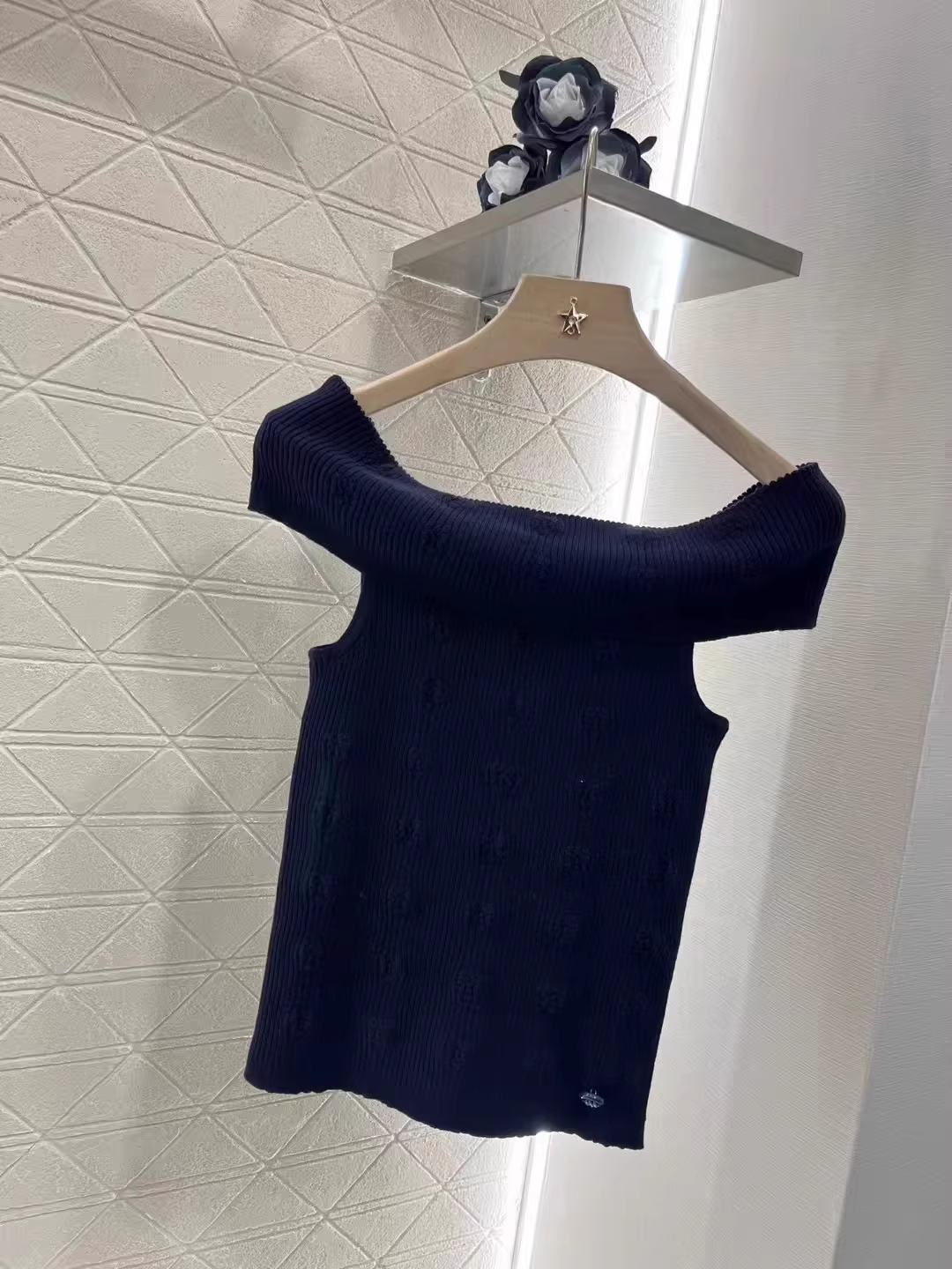 off shoulder sweater 2025 Fashion Week Show jacket Customized Fashion Tailored clothing womens Fashion knit shirt Paris