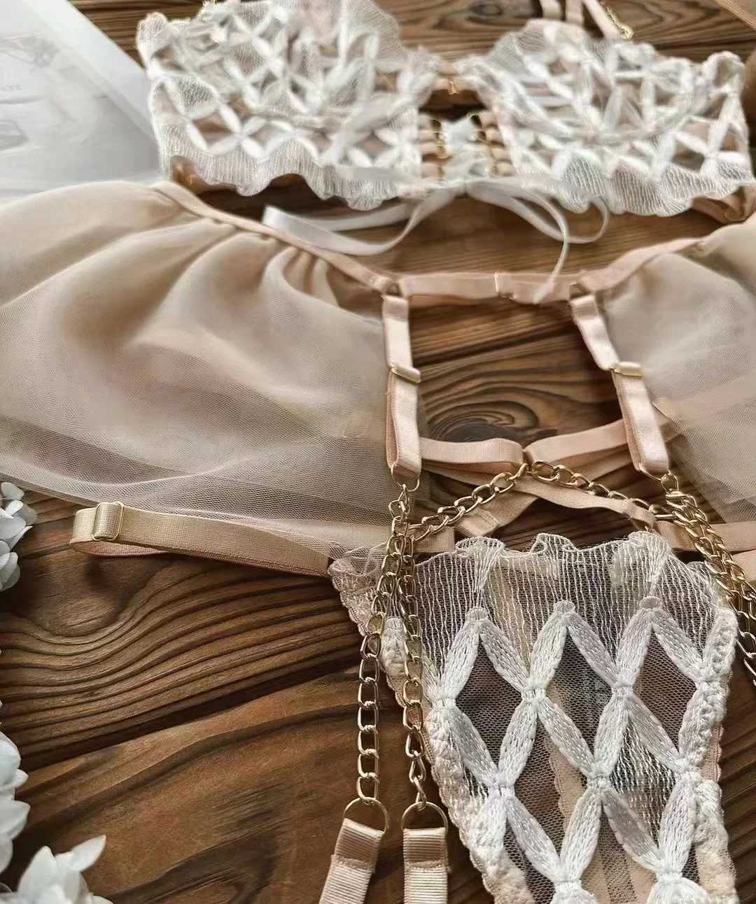 Sexy Fishbone Corset Comfortable Embroidered Fly Sleeve Outer Lingerie Long Vest Style Bra SetXJ250301