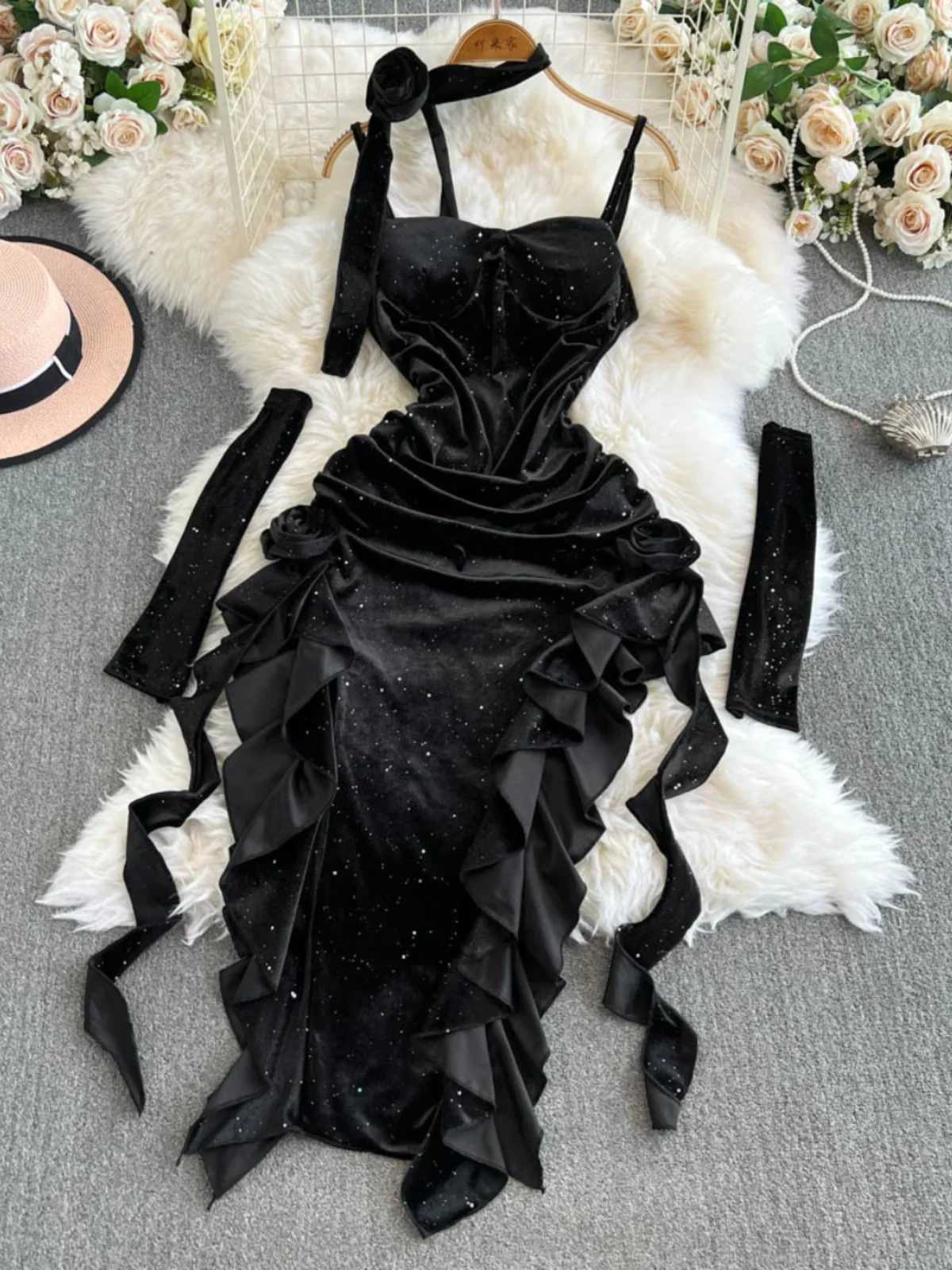 Basic Casual Dresses Design Vintage Red Velvet Suspender Dress for Party Women Irregularly Split Sexy Hip Wrap Heavy Industry Evening Dress J250301