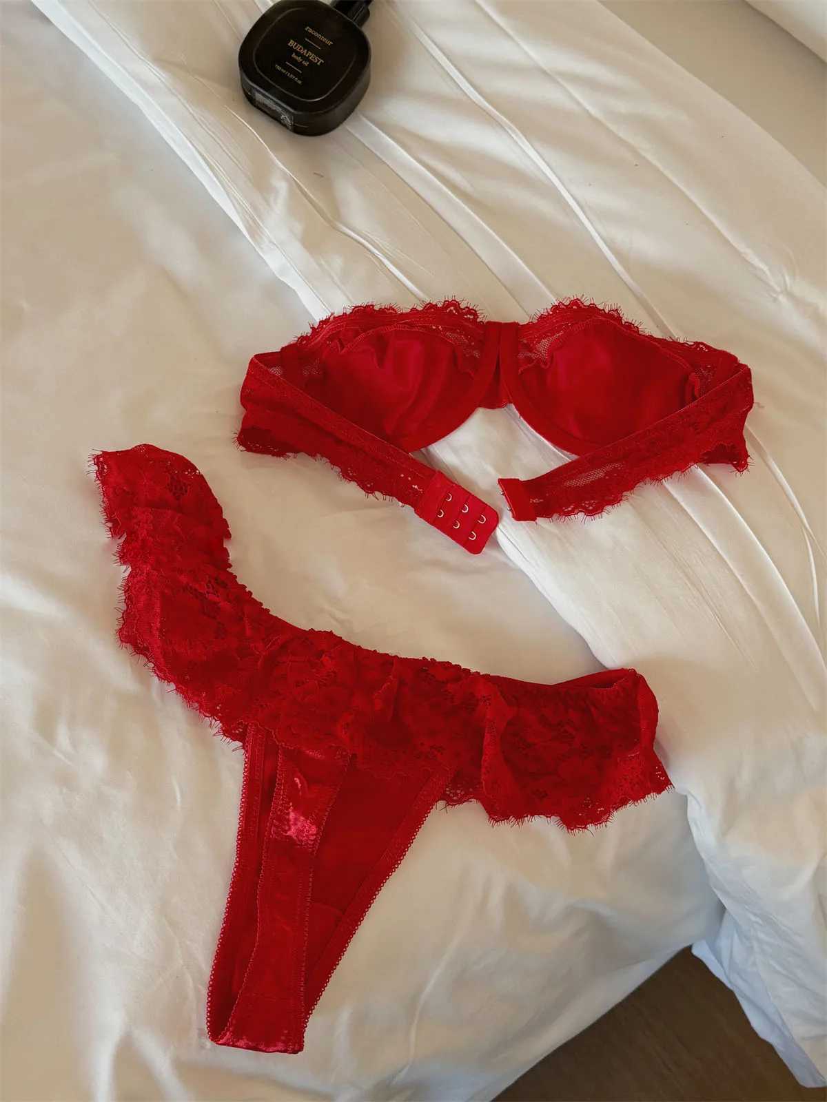 Lace Red lingerie Women Sexy Thin Top Support Bra Set Push Up Large Size Undewear SetsXJ250301