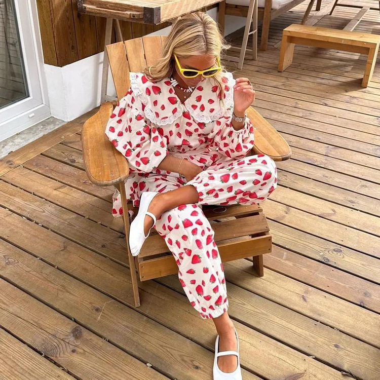 New4 New Women's Strawberry Print Doll Neck Lace Loose Top And Leggings Spring Dressing Set