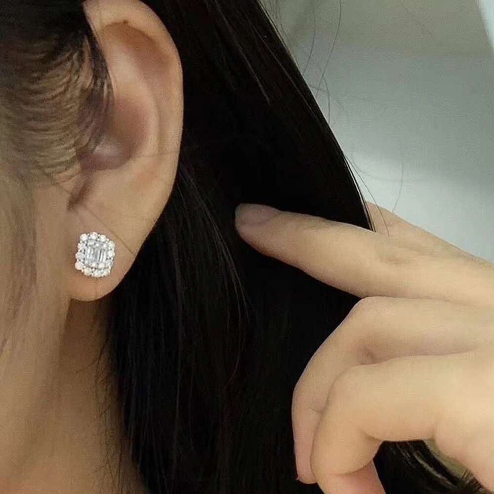 Huitan Fashion Crystal Cubic Zirconia Stud Earrings for Women Modern 2022 Design High Quality Wedding Engagement Jewelry