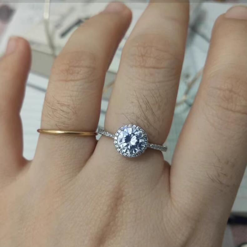 2025 Gorgeous Designer Luxury Jewelry Wedding Rings Real 100% 925 Sterling Silver Round Cut White Moissanite Diamond Elegant Party Women Engagement Cr