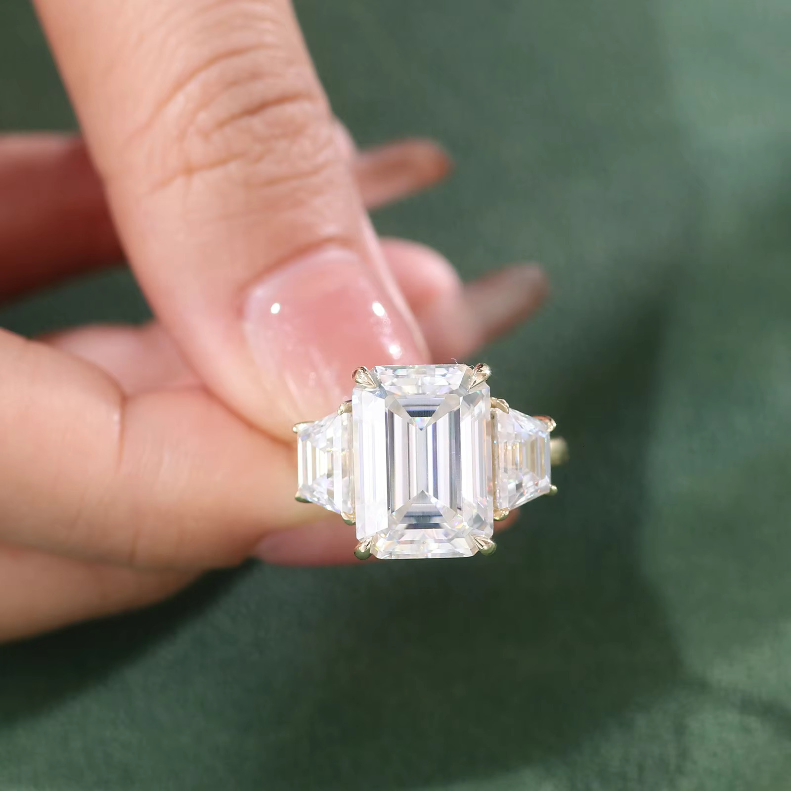 Jewelry Real 14K Solid Gold 3 Stone Engagement Emerald Cut 4ct D Color VVS Moissanite Dia Wedding Ring