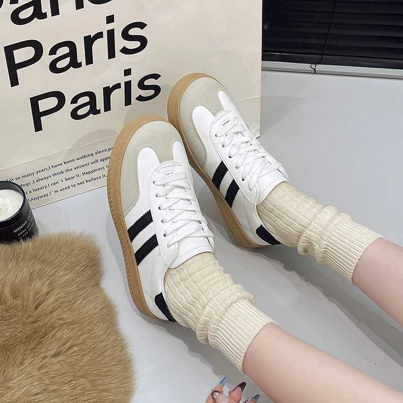 2025 New Spring Flat Luxury Shoes Women Classic Ladies Sneakers Women Leather Low Cut Lace-up Casual Round ToeXJ250301