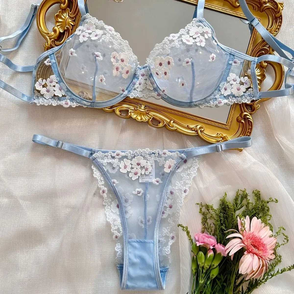 Autumn New French Style Sweet Floral Embroidery Lingerie Set Womens Mesh Perspective Comfortable Gathering Underwear Bra BriefsXJ250301