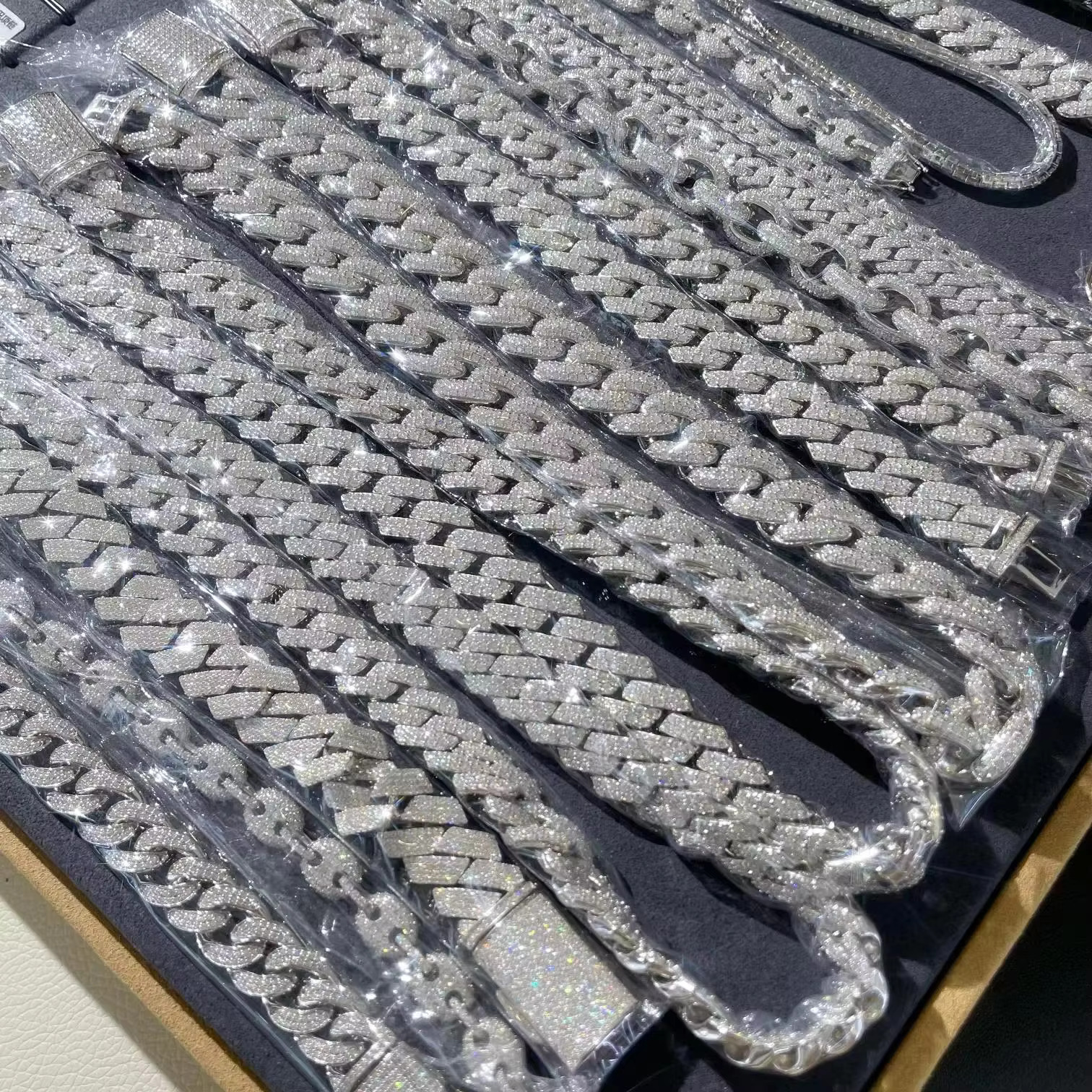 Customized 5mm 6mm 8mm 12mm 20mm 22mm Silver S925 Moissanite Diamond Hip Hop Iced Out Cuban Link