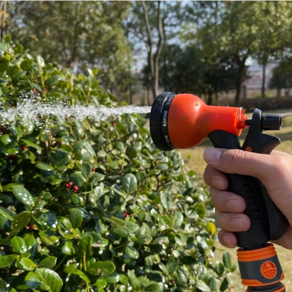 Durable Small-Sized Plastic Water Blaster with Adjustable Modes - Essential for Lawn Maintenance and Vehicle Detailing