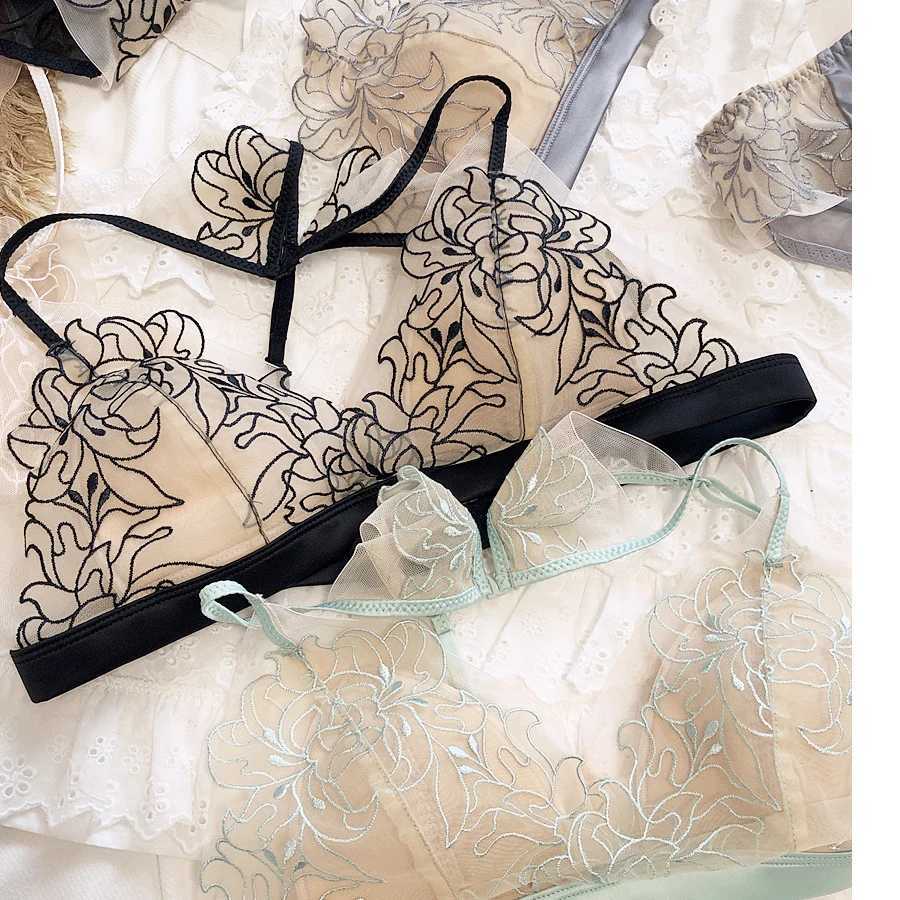 Womens Underwear Set French Sexy Lace Embroidery Bra Set Ultra Thin Wire Free Comfort Bralette Halter Adjustable Strap LingerieXJ250301